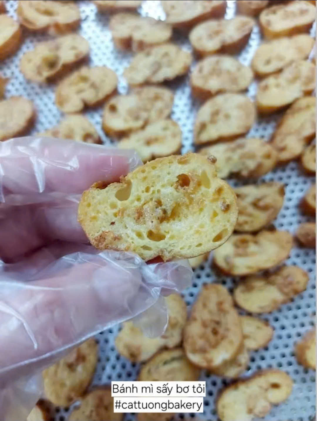 Bánh mì sấy bơ tỏi